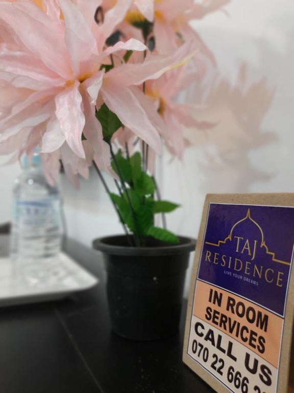 Certifikát, hodnocení, plakát nebo jiný dokument vystavený v ubytování Taj Residence