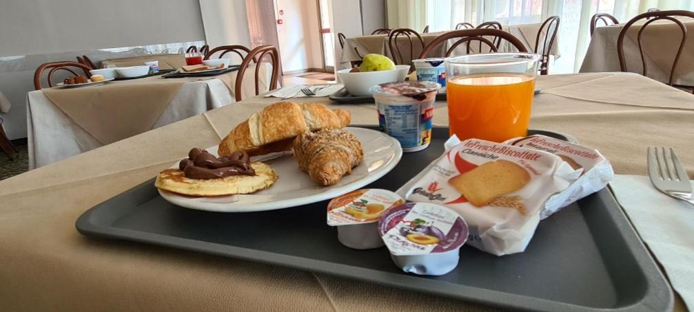 Jídlo v hotelu nebo okolí