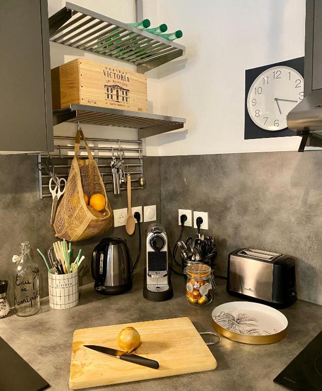 NOUVEAU - Jungle Montpeul - Clim - Wifi fibre - Netflix - 5' du centre et gare - Parking - Loggia - 15' des plages - 5