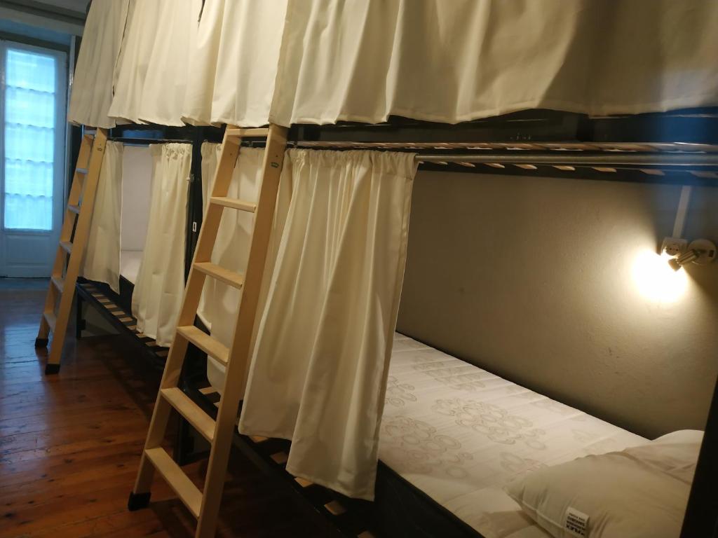 Krevet ili kreveti na sprat u jedinici u okviru objekta Albergue Albor