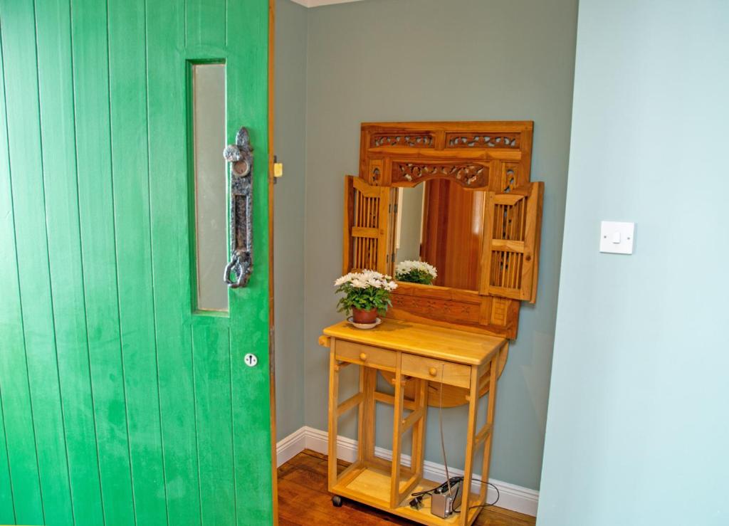 Dingle Town Holiday Home by Trident Holiday Homes - Three-Bedroom House