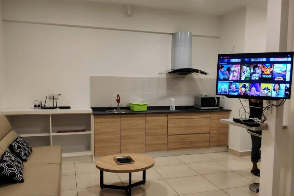 RD Studio @ EVO SOHO Bangi WiFi Netflix - One-Bedroom Apartment