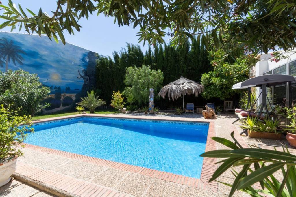 Bazén v ubytovaní Charming Villa in Padul with Mountain View and Private Pool alebo v jeho blízkosti