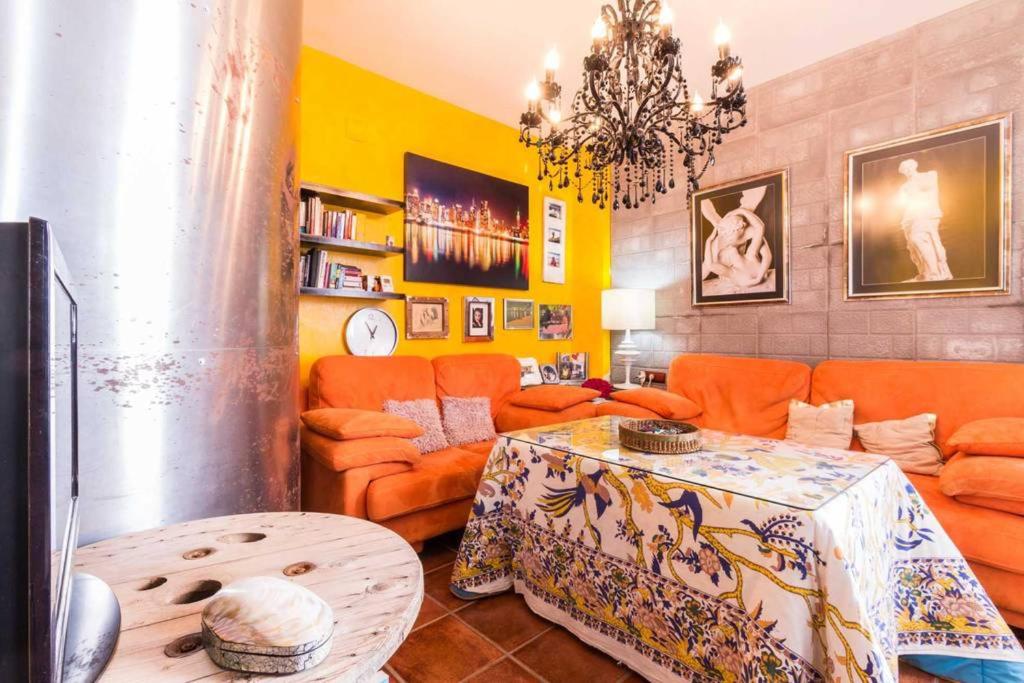 Posedenie v ubytovaní Charming Villa in Padul with Mountain View and Private Pool