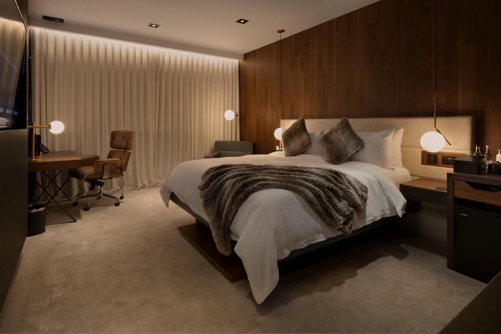 Cave Hotel & Golf Resort - Housity