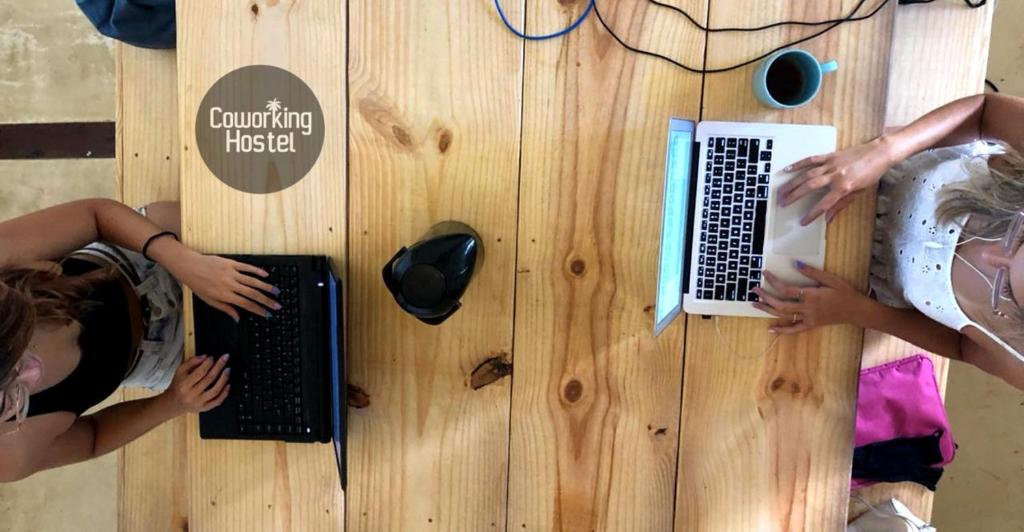  Coworking Hostel