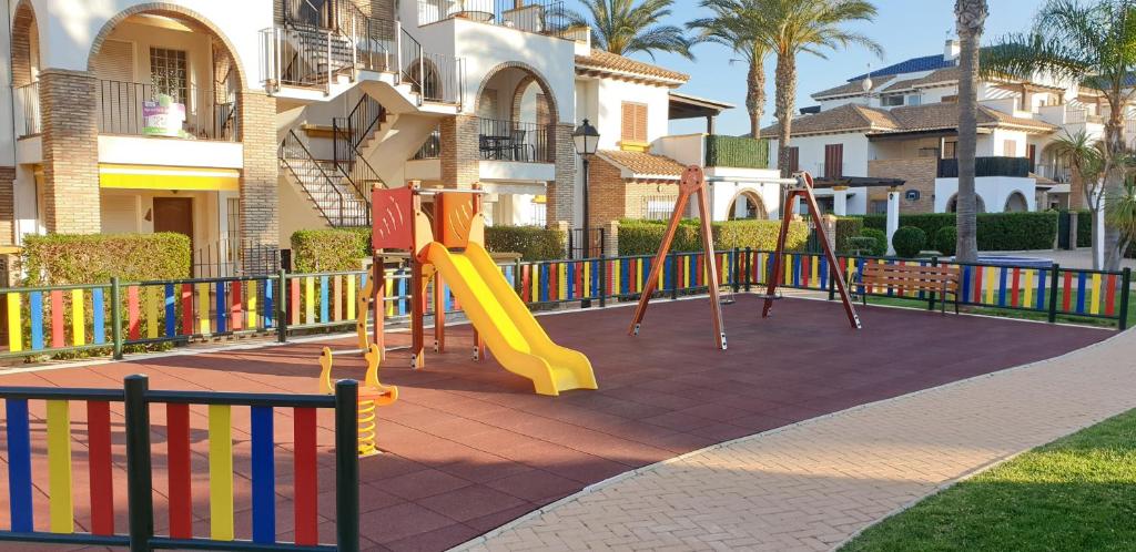 Detský kútik v ubytovaní Homes of Spain, Al Andalus Residencial JA Apartamento bajo en frente piscina, WIFI