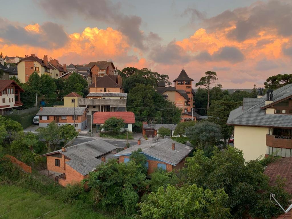 Apartamento silencioso bem no centro de Gramado  Apartamento silencioso bem no centro de Gramado