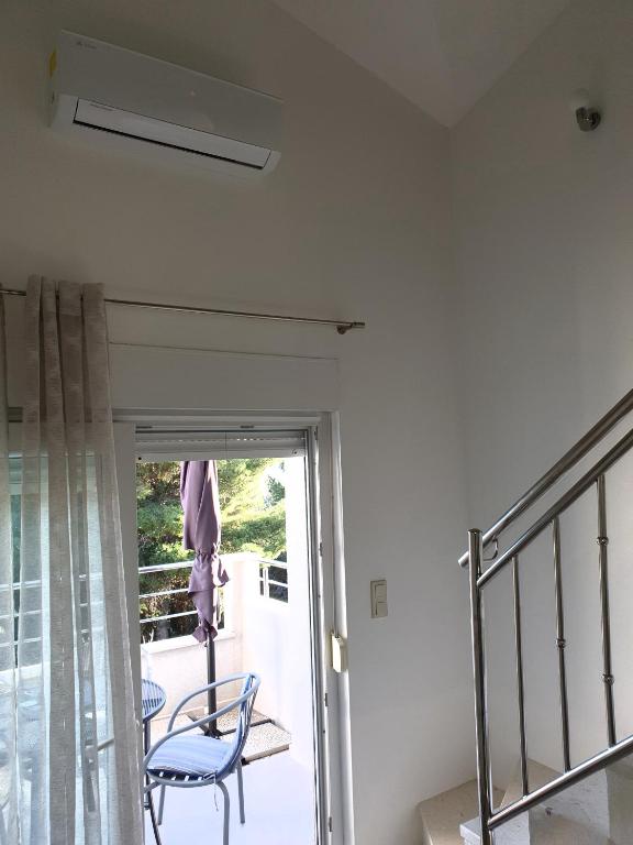 Balkón alebo terasa v ubytovaní Apartman Alisa