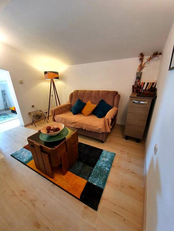Posedenie v ubytovaní Apartman Alisa