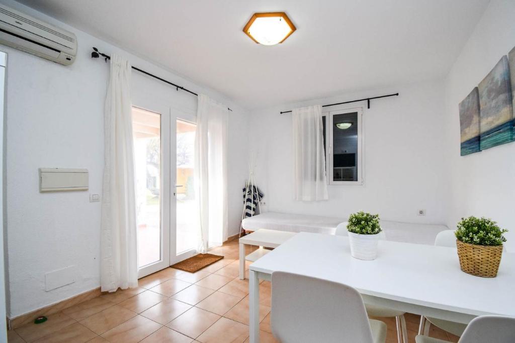 Fotografie z fotogalerie ubytování APARTAMENTO S´ERMITA v destinaci Cala'n Bosch