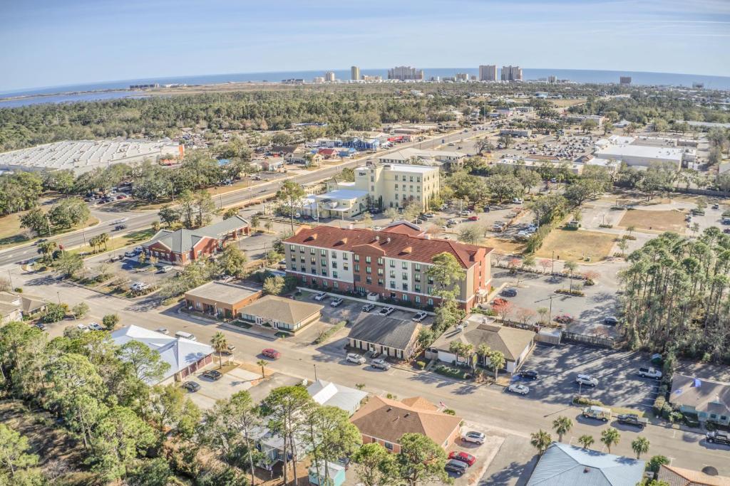 Ein allgemeiner Blick auf Gulf Shores oder ein Stadtblick von des Resorts aus