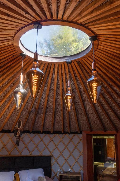  Cabana e yurts em meio à natureza SOL