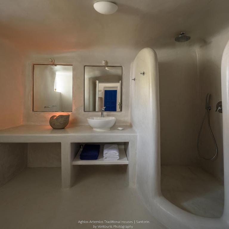 Aghios Artemios Traditional Houses - 5