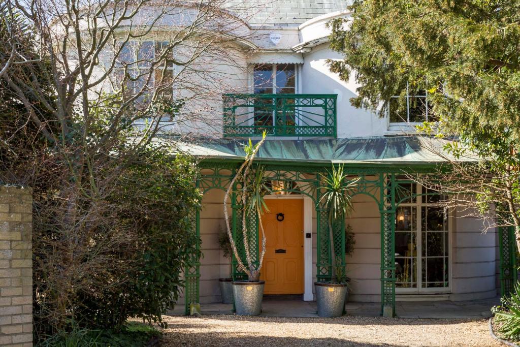 Το κτήριο όπου στεγάζεται  ο ξενώνας