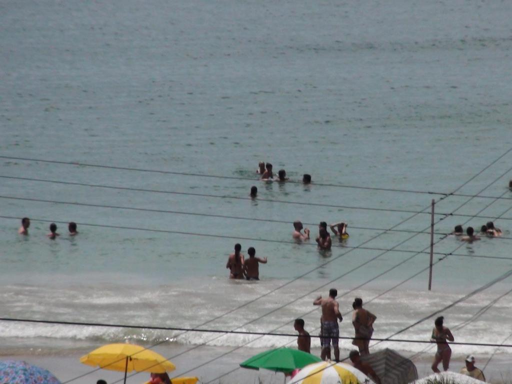  APARTAMENTO BOMBINHAS COM 01 DORMITÓRIO a 60M DA PRAIA AR WIFI