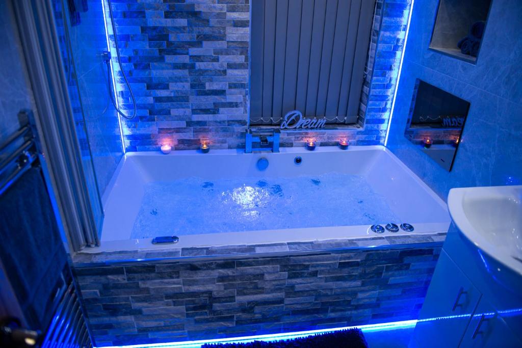 Aphrodite Suites Leeds