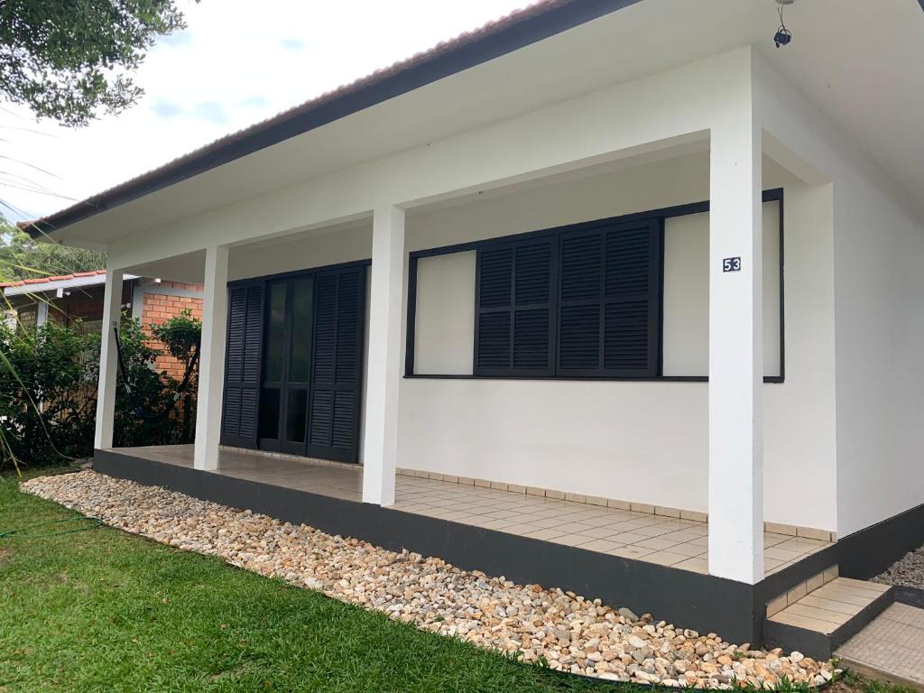  Casa em condomínio fechado - Praia dos Ingleses