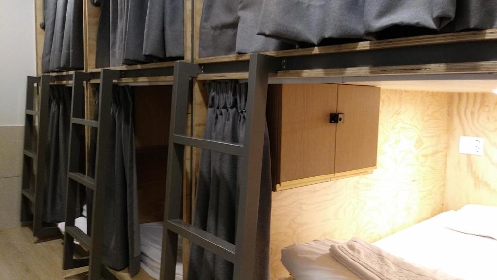 Postel nebo postele na pokoji v ubytování Seoulite Inn Myeongdong Formerly - Step Inn Myeongdong 2