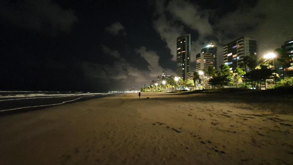  MRC605 Excellent flat in the best location on the beach of Boa Viagem.
