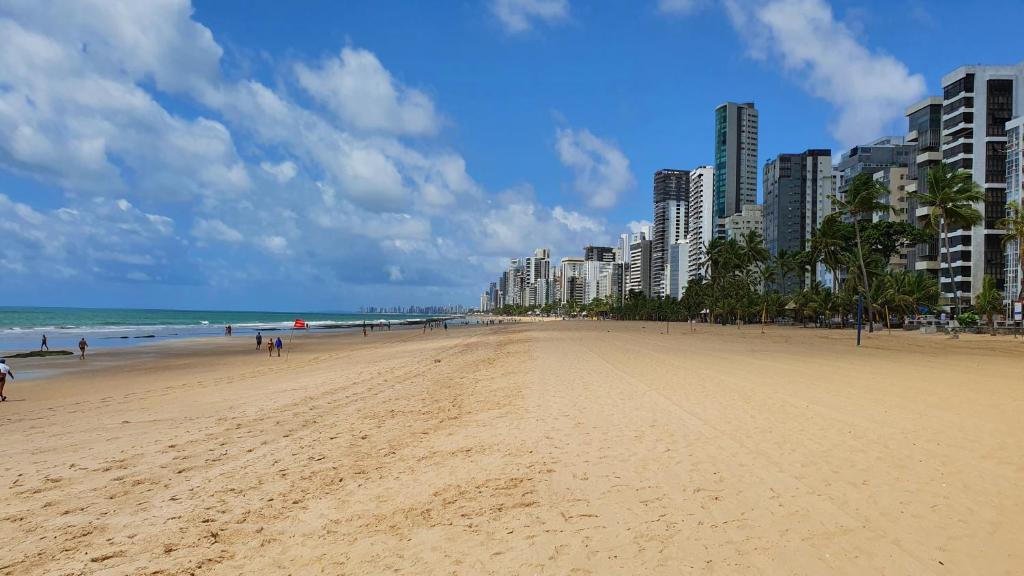  MRC605 Excellent flat in the best location on the beach of Boa Viagem.