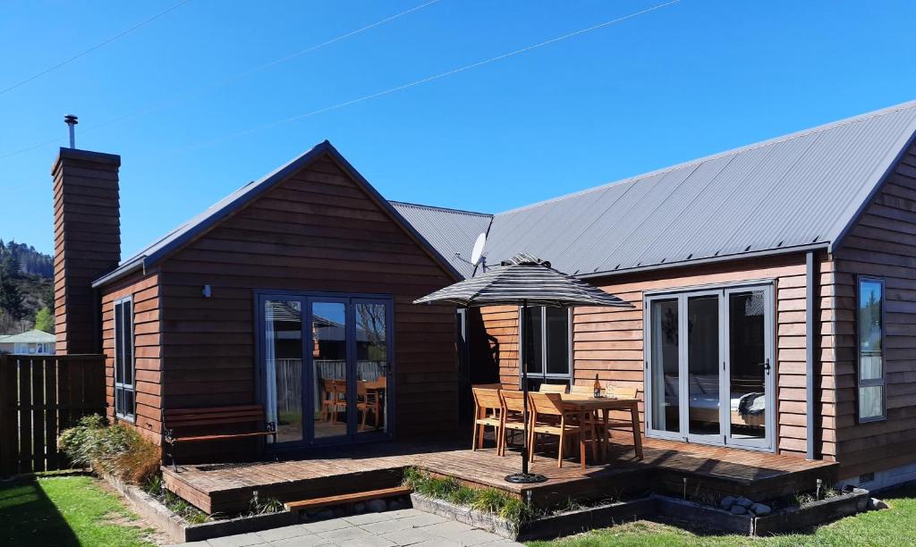 Το κτήριο όπου στεγάζεται  η παραθεριστική κατοικία