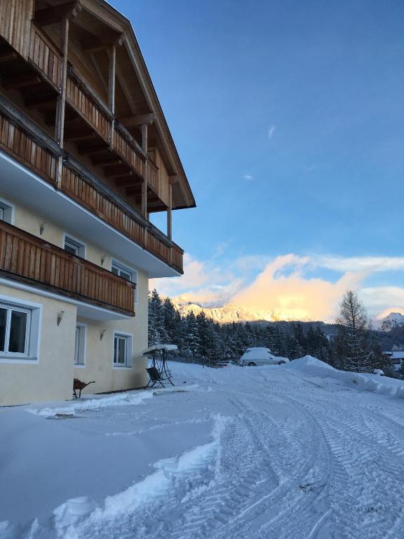 Nespecifikovaný výhled na hory nebo výhled na hory při pohledu z bed and breakfast