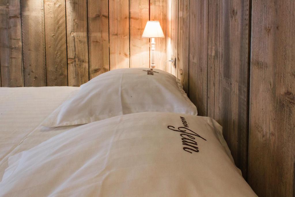 Postel nebo postele na pokoji v ubytování Maison Jean