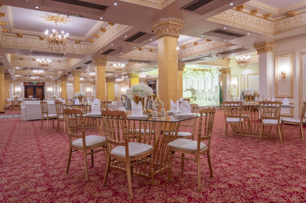 Restaurace v ubytování MOVE INN Jeddah Hotel