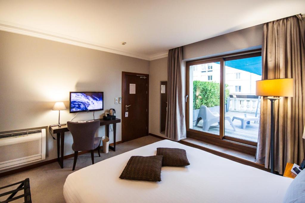 Logis Hôtel Villa C Hôtel - テラス付きヴィラ