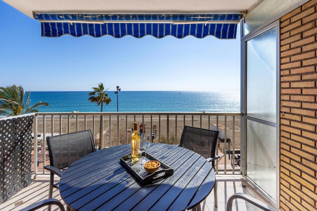 Maritimo Fuengirola - Beach apartment first line, Fuengirola ...