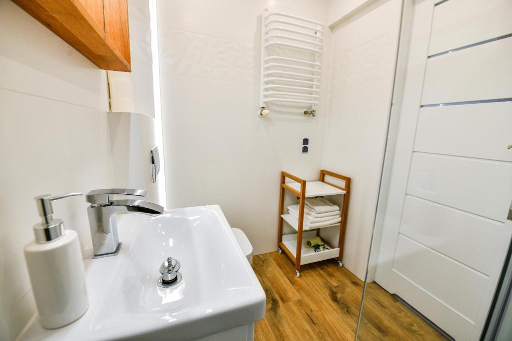 Kúpeľňa v ubytovaní RentPlanet - Apartamenty Bulwary Słowackiego