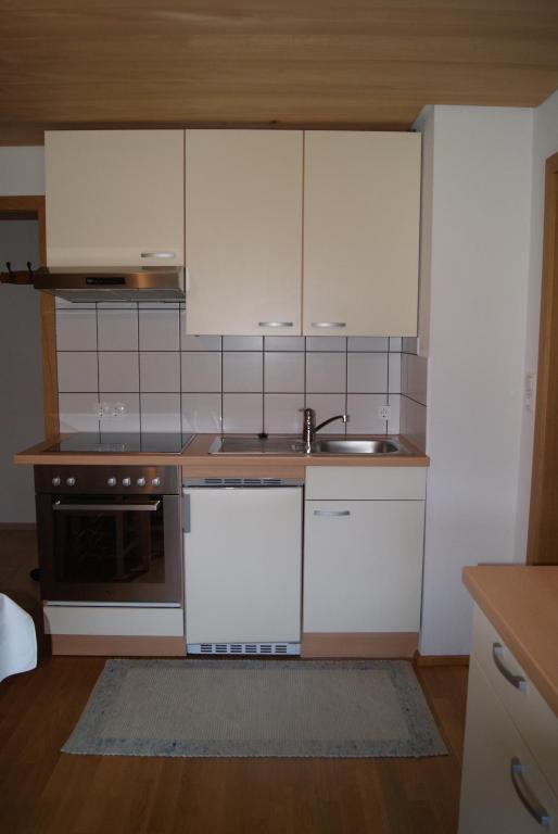Kuchyň nebo kuchyňský kout v ubytování Haus Eberle