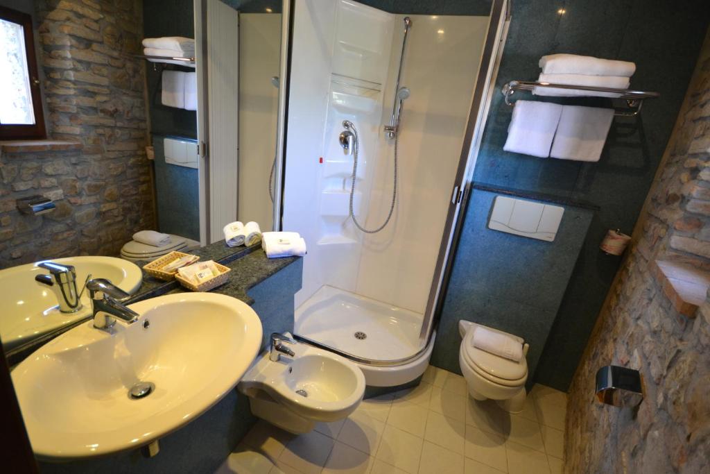 Um banheiro em Hotel Il Castello