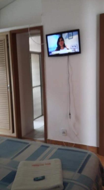  Casa com churrasqueira para 15 pessoas a 30mt do Aquário de Ubatuba