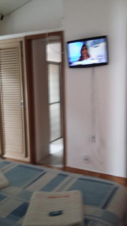  Casa com churrasqueira para 15 pessoas a 30mt do Aquário de Ubatuba