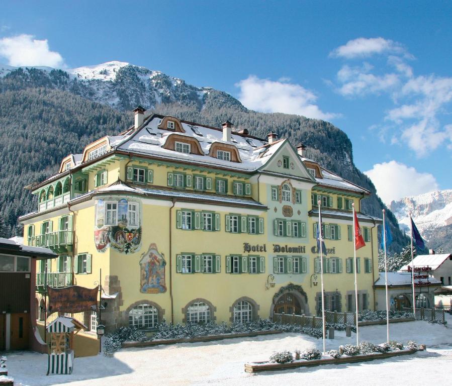 
Hotel Dolomiti Schloss in de winter
