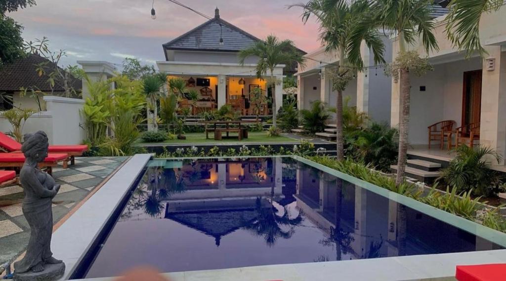 Bazén v ubytování Puja Uluwatu Village nebo v jeho okolí