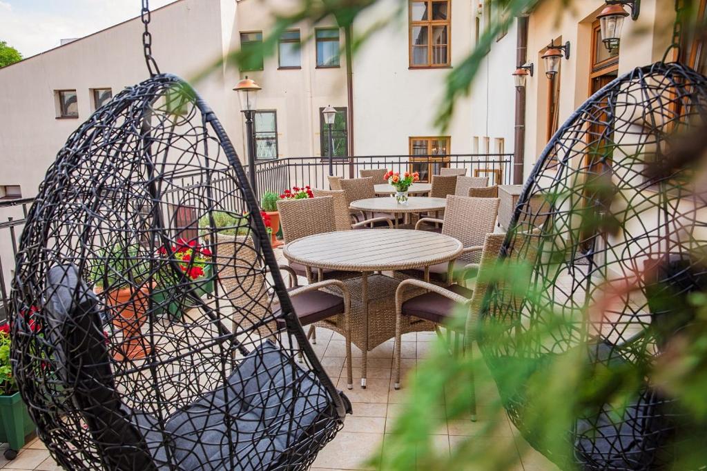 Reštaurácia alebo iné gastronomické zariadenie v ubytovaní Hotel Hubertus Rzeszów