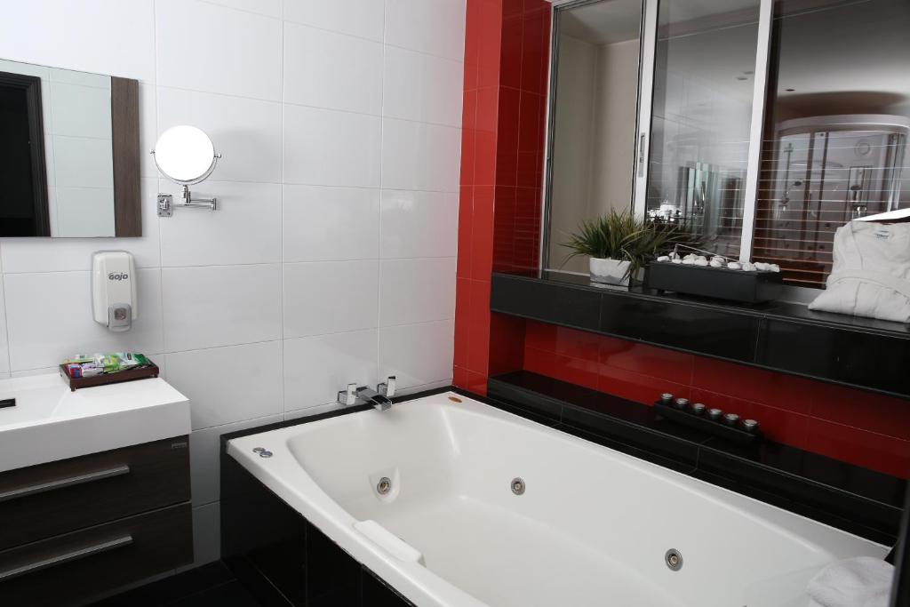 Koupelna v ubytování Hotel Suites 108