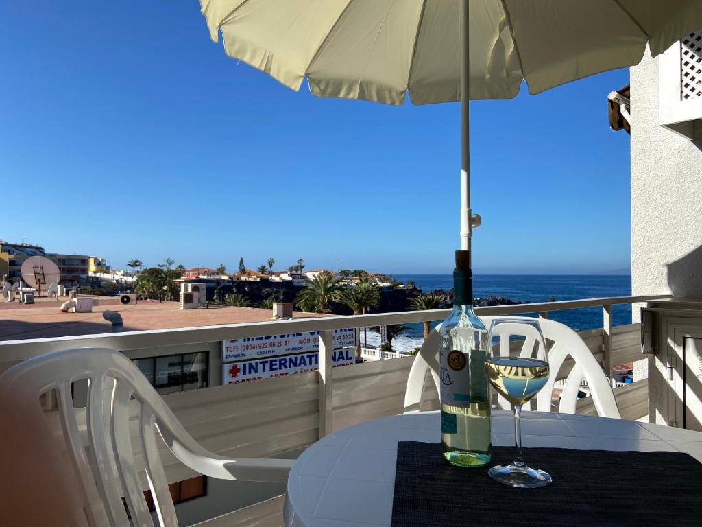 Fotografie z fotogalerie ubytování Ocean View Apartment at the beach Playa de La Arena v destinaci Puerto de Santiago
