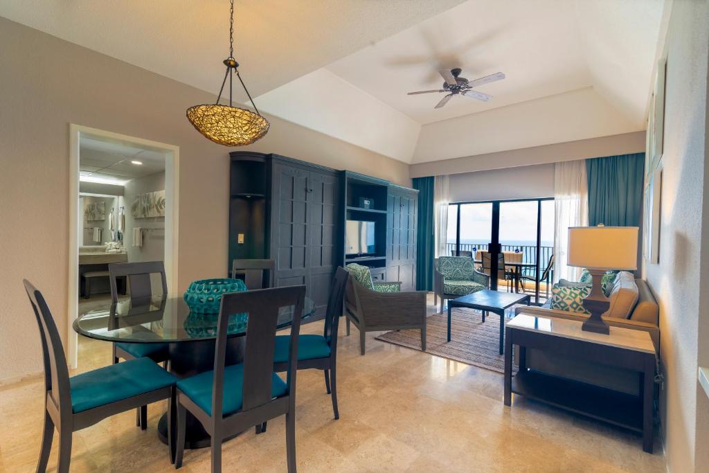 The Royal Sands Resort & Spa - Deluxe One Bedroom Suite Frente A La Playa
