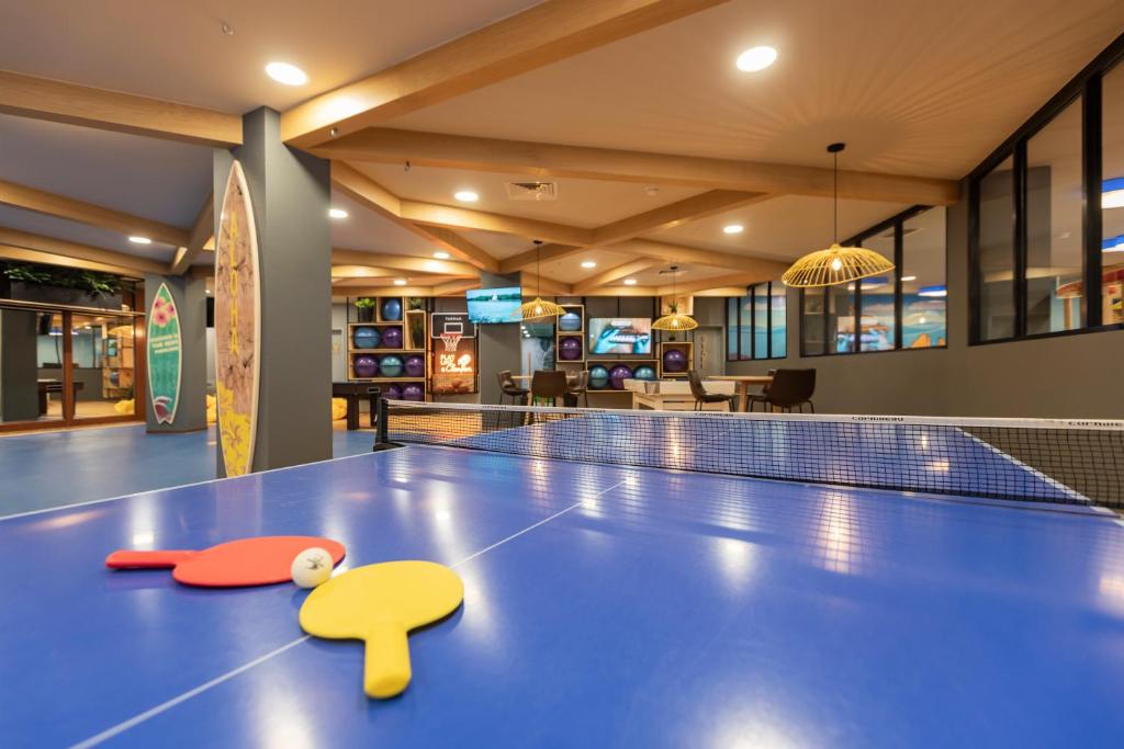 Stolní tenis v ubytování The Royal Sands Resort & Spa nebo okolí