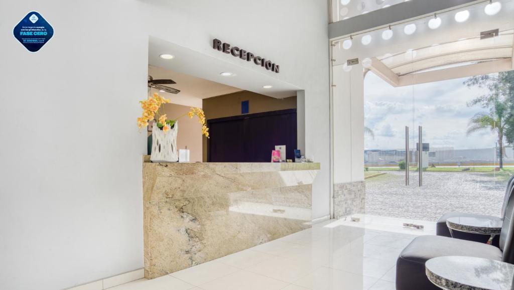 Nespecifikovaný výhled na hory nebo výhled na hory při pohledu z hotelu