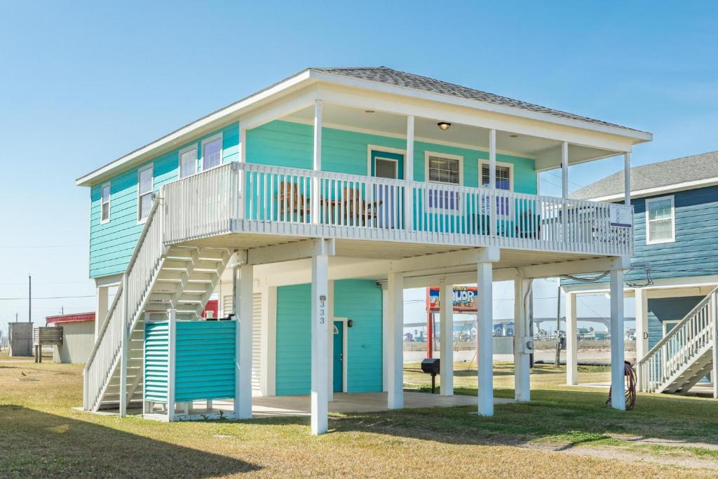 15 Best Blues for Your Beach House