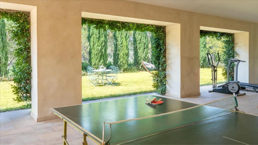 Stolný tenis v ubytovaní CASA DEL VENTO 10, Emma Villas alebo v jeho okolí