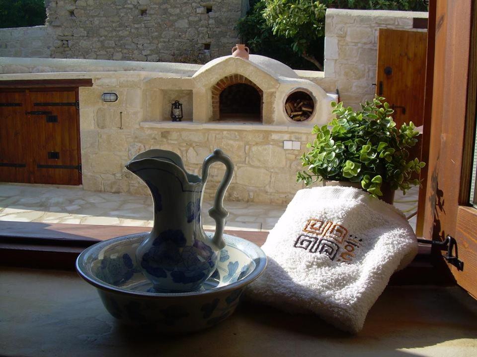 Ktima Charitini 2