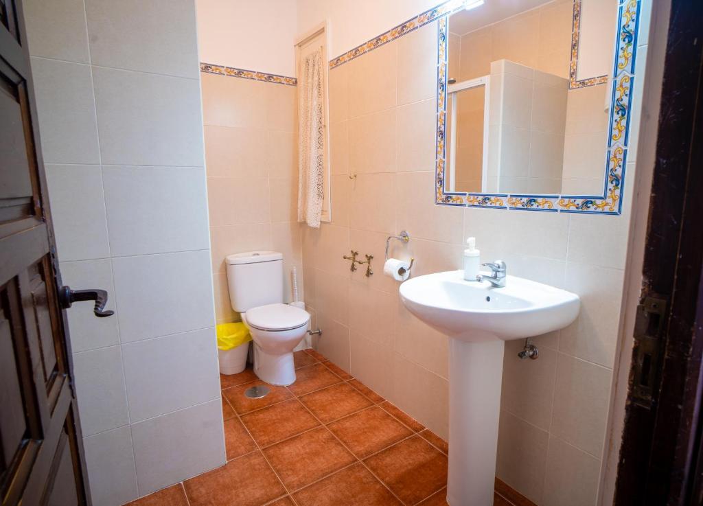 Łazienka w obiekcie Apartamentos Terrazas del Tajo