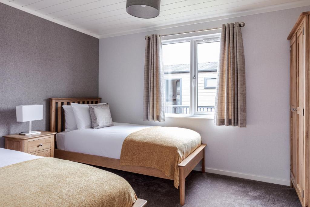 Roydon Marina Village Lodges - Chalet De Tres Habitaciones