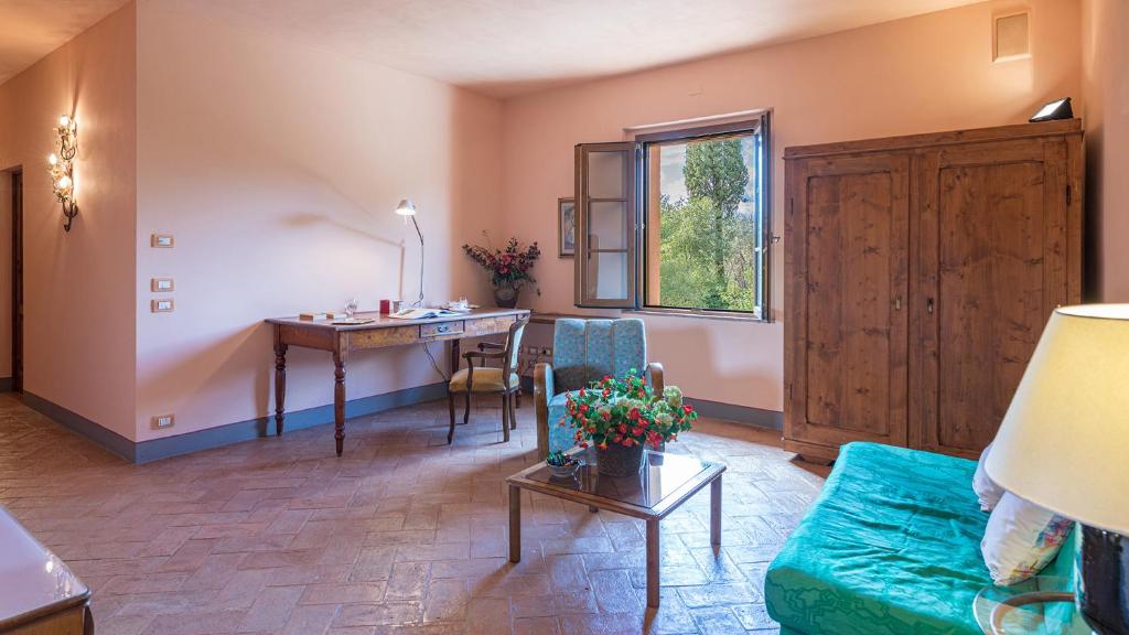 Część wypoczynkowa w obiekcie VILLA IL FORAMASSO 10&2, Emma Villas